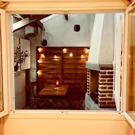 Appartement Charmant Hypercentre Avec Patio Prive Et Parking オルレアン エクステリア 写真